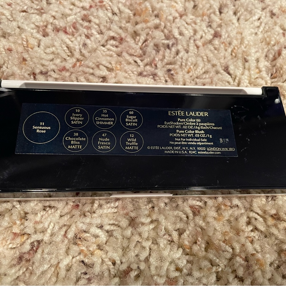 🎄🎁 Estee Lauder Lisa Perry Make-up Kit 80’s Vibe - Picture 4 of 4
